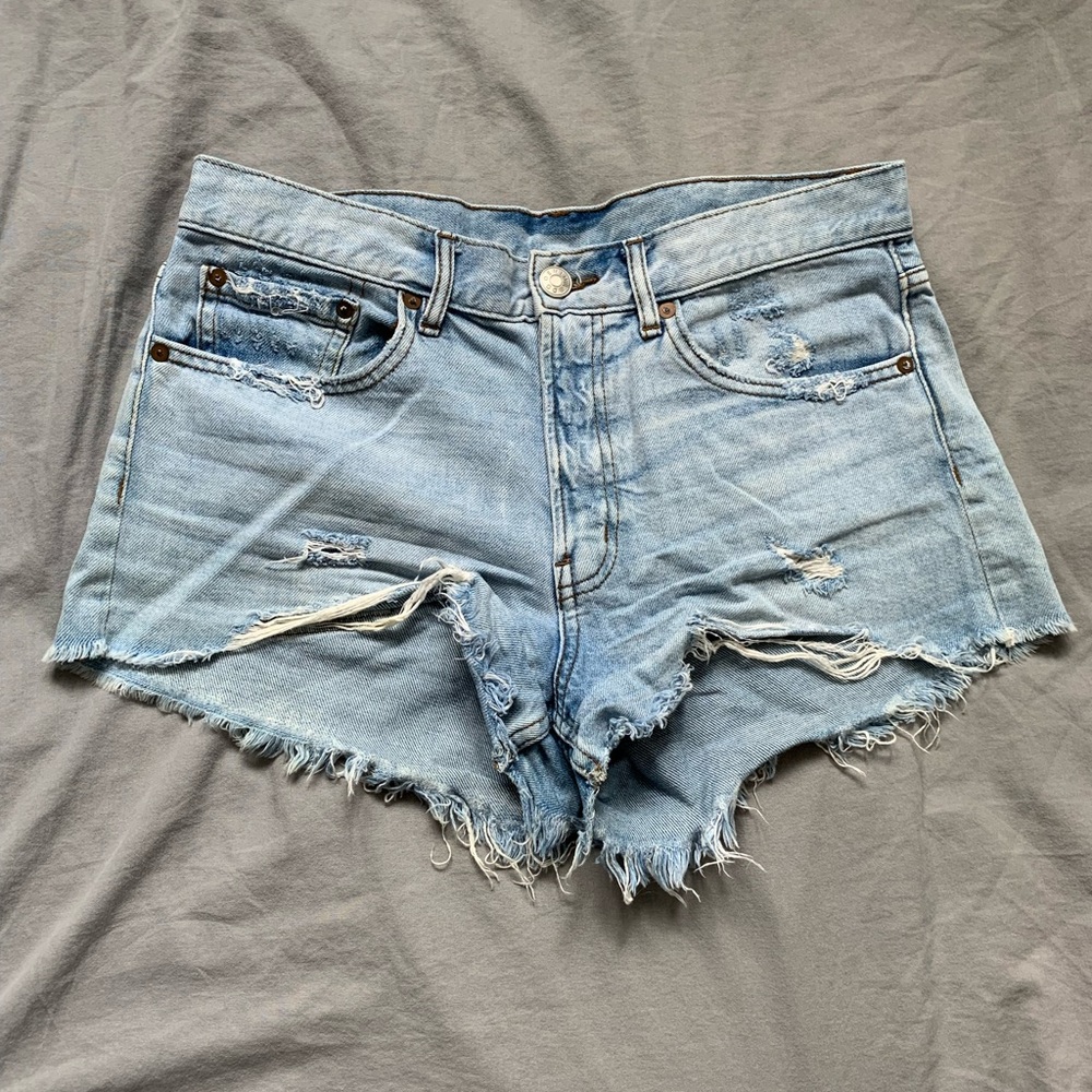 Urban Outfitters essential jean short mid rise. Size 29W.
